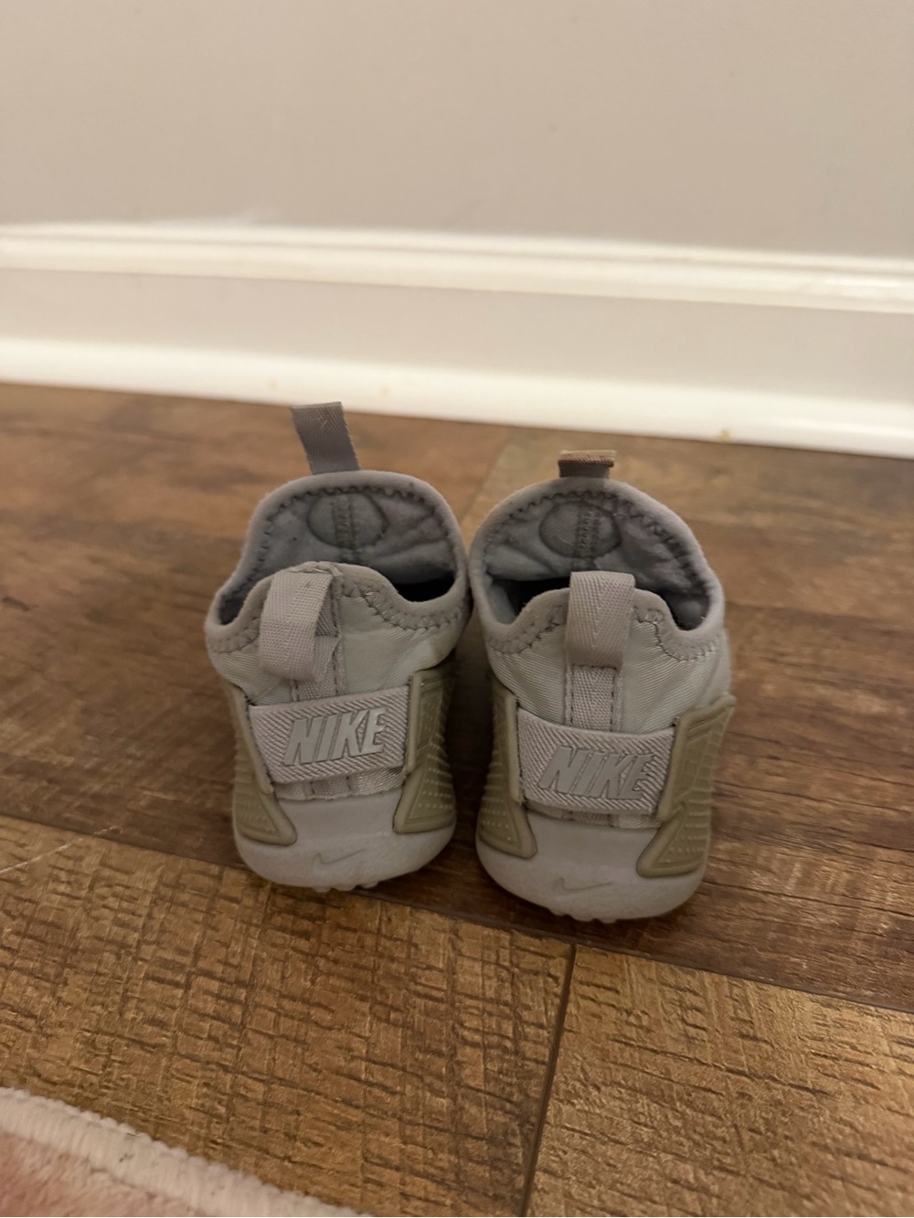 Nike 7C Gray Athletic Slip-On Shoes